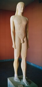 キクラデス語のKouros、ミロス島、紀元前550年頃（大理石）